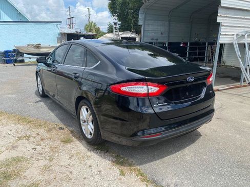 Used 2016 Ford Fusion SE FWD image 11
