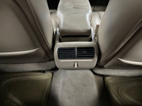 Used 2001 Lincoln Town Car Executive image 18