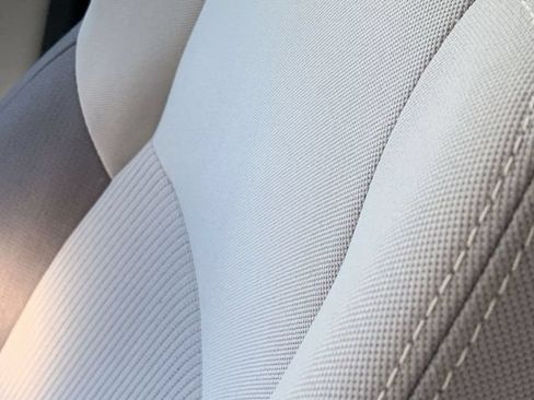 Used 2015 Toyota RAV4 XLE AWD/4WD image 13