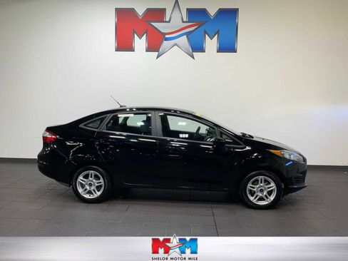 Used 2019 Ford Fiesta SE image 1