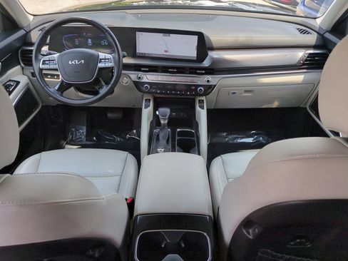 Certified 2025 Kia Telluride S FWD image 15
