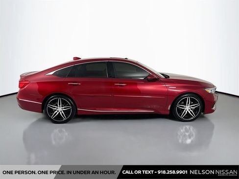 Used 2021 Honda Accord Touring image 4