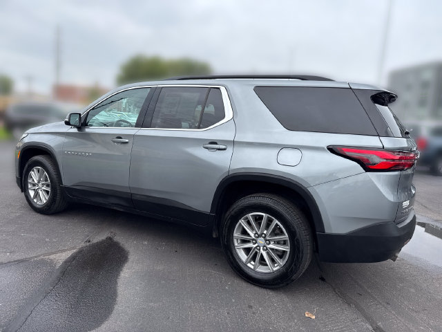 Used 2023 Chevrolet Traverse LT AWD/4WD image 3