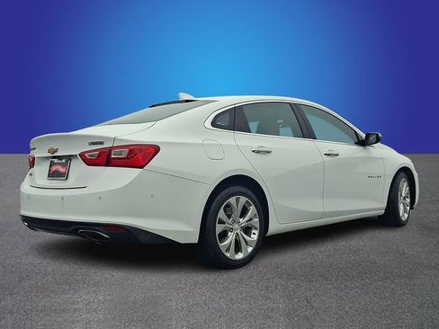 Used 2017 Chevrolet Malibu Premier w/ Driver Confidence Package image 4