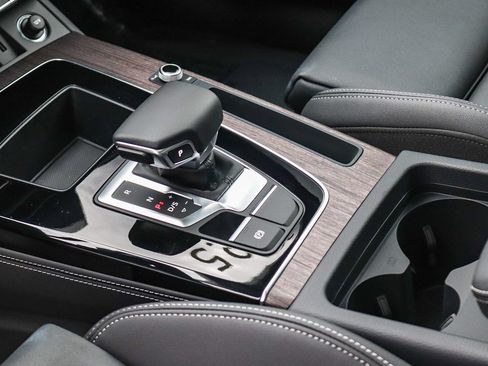 Certified 2025 Audi Q5 e Premium Plus w/ Premium Plus Package AWD/4WD image 21