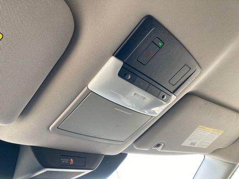 Used 2024 Nissan Pathfinder SV image 27