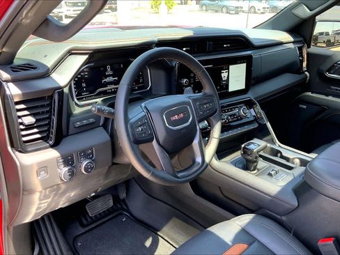 Used 2024 GMC Sierra 1500 AT4 w/ Technology Package AWD/4WD image 18