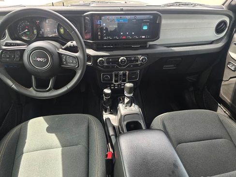 Used 2024 Jeep Wrangler Unlimited AWD/4WD image 13