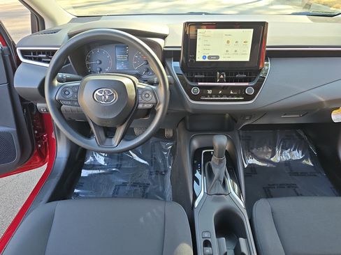 Used 2025 Toyota Corolla LE w/ Convenience Package image 19