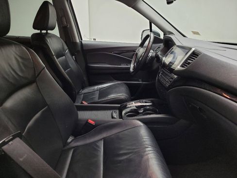 Used 2017 Honda Pilot Touring image 21