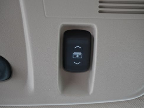 Used 2009 Buick Enclave CXL w/ Entertainment Package #3 FWD image 31