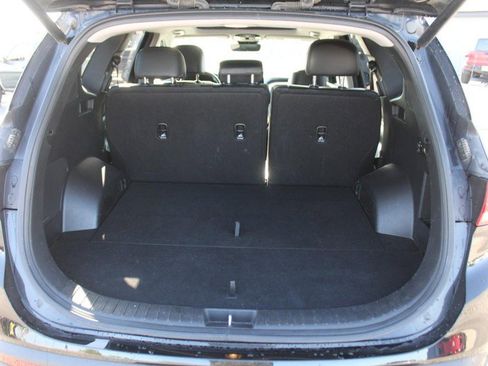 Used 2023 Hyundai Santa Fe SEL w/ Premium Package image 6
