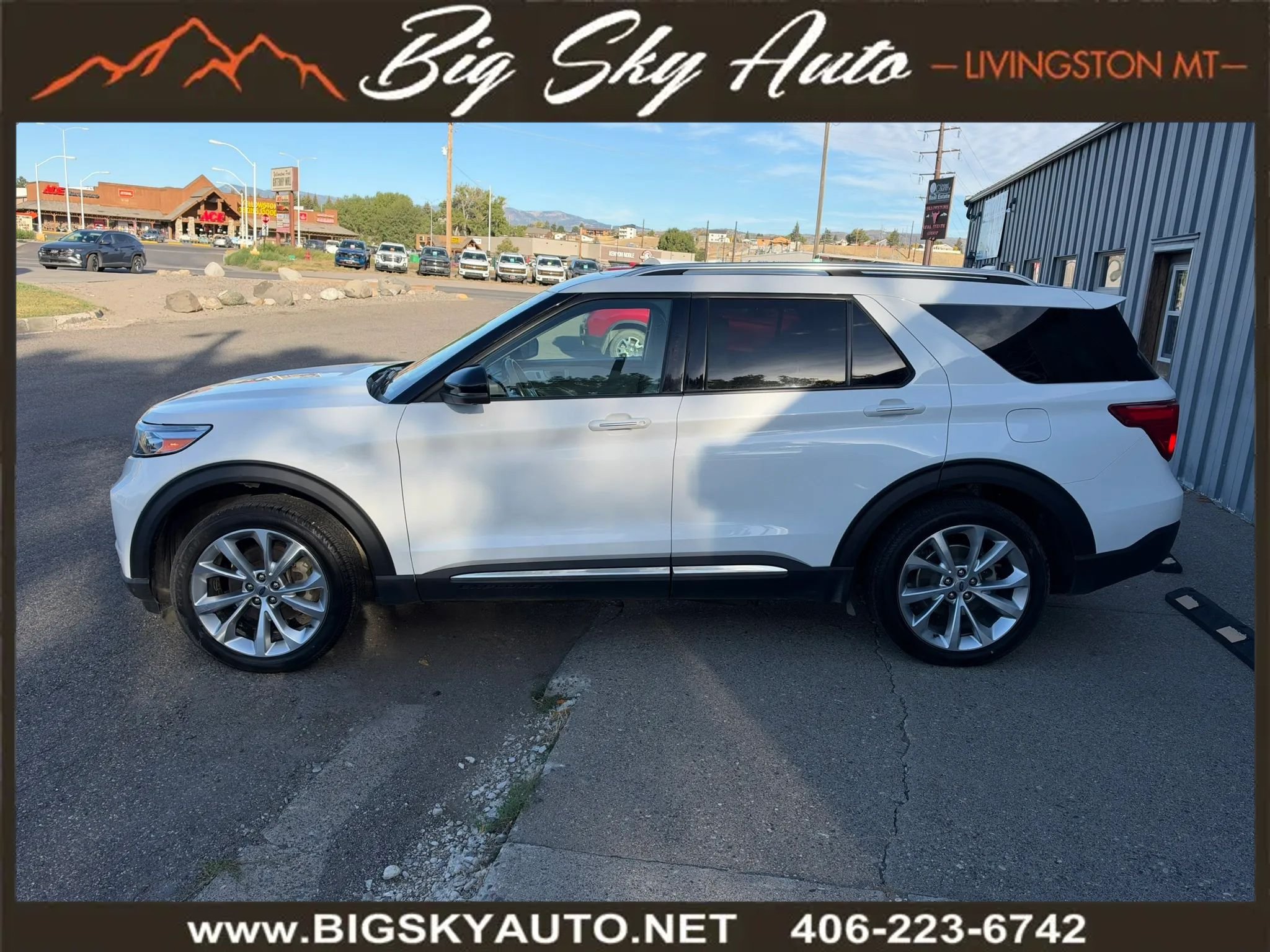 Used 2022 Ford Explorer Platinum w/ Equipment Group 601A AWD/4WD image 4