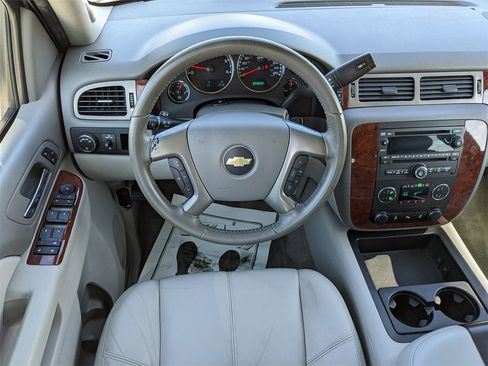 Used 2014 Chevrolet Tahoe LT w/ Luxury Package image 18