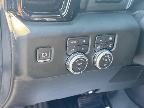 Used 2024 GMC Sierra 1500 AT4 w/ Technology Package AWD/4WD image 28