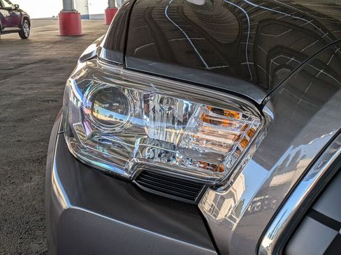 Certified 2022 Toyota Tacoma SR5 image 6