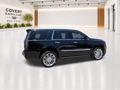 Used 2020 Cadillac Escalade Platinum AWD/4WD image 11