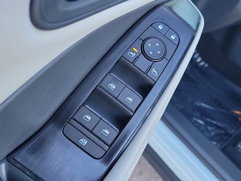 New 2025 Nissan Rogue SV image 20