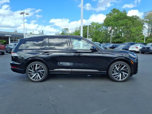 Used 2025 Lincoln Aviator Black Label w/ Jet Appearance Package AWD/4WD image 8