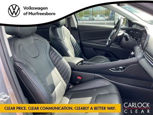 Used 2023 Hyundai Elantra Limited image 24