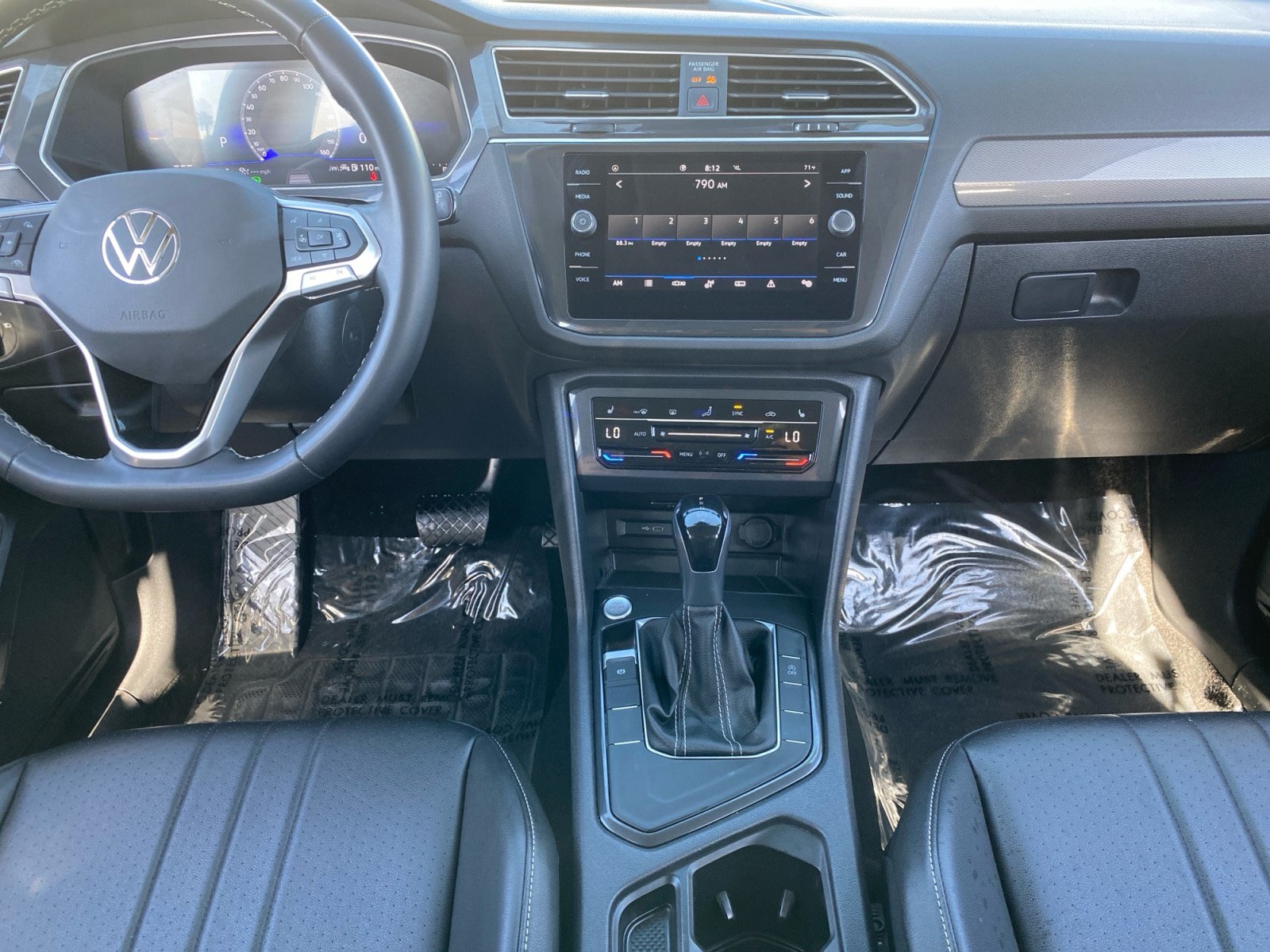 Used 2024 Volkswagen Tiguan SE FWD image 11