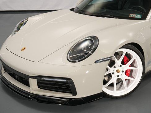 Used 2020 Porsche 911 Carrera 4S AWD/4WD image 9