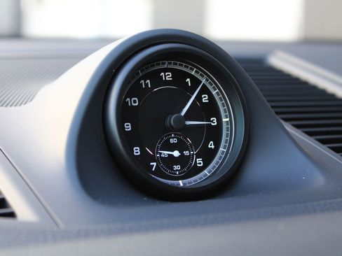 New 2026 Porsche Macan image 21