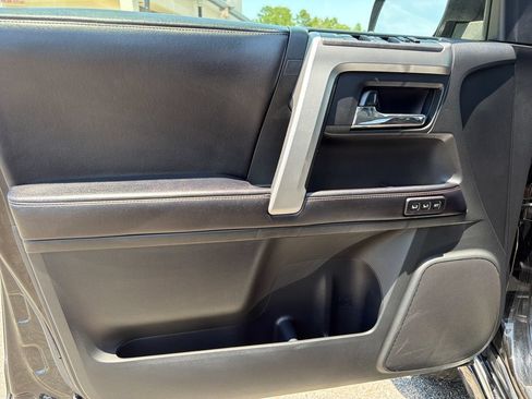 Used 2017 Toyota 4Runner Limited RWD image 29