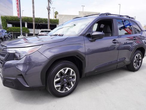 Used 2025 Subaru Forester AWD/4WD image 4