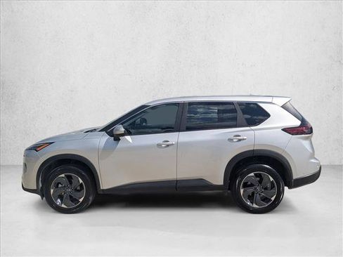 Used 2025 Nissan Rogue SV image 9
