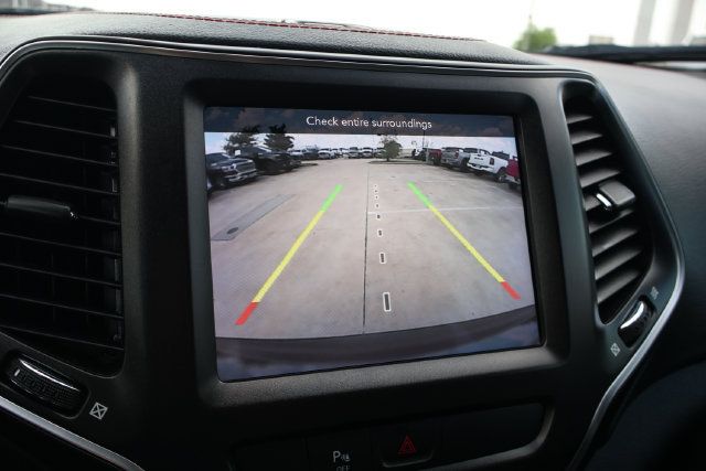 Used 2020 Jeep Cherokee Trailhawk w/ Cold Weather Group AWD/4WD image 17