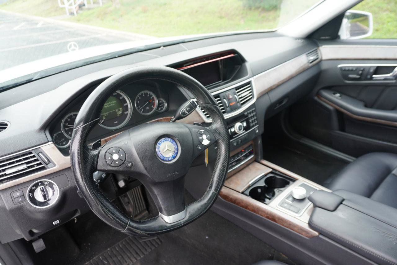 Used 2011 Mercedes-Benz E 350 4MATIC Sedan image 11