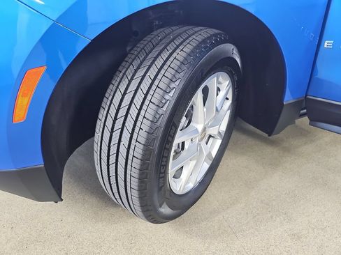 Certified 2024 Chevrolet Equinox LT w/ LPO, Floor Liner Package FWD image 37