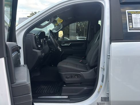 Used 2025 Chevrolet Silverado 2500 LT w/ Convenience Package image 11