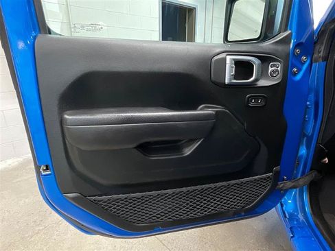 Used 2022 Jeep Wrangler Unlimited Sport AWD/4WD image 9