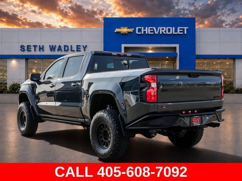 Used 2025 Chevrolet Silverado 1500 LTZ AWD/4WD image 5