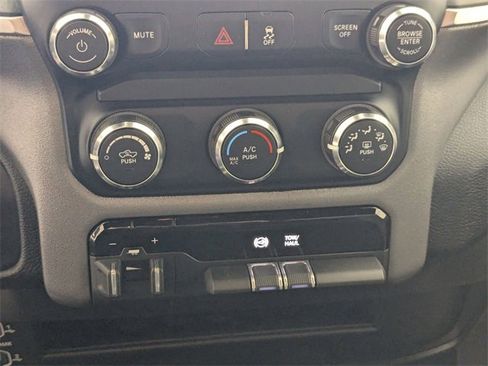 Used 2024 RAM 3500 Big Horn image 21