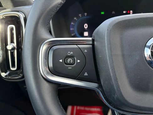 Used 2023 Volvo XC40 Recharge Plus image 26