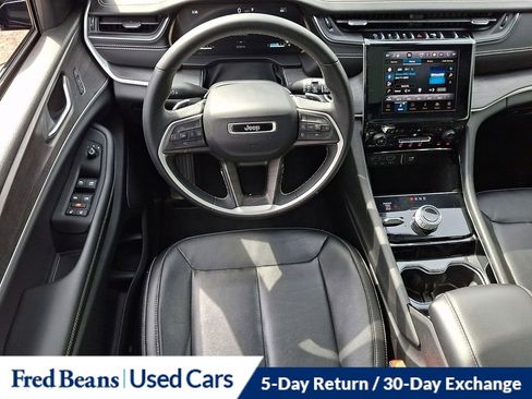 Used 2022 Jeep Grand Cherokee L Limited w/ Black Appearance Package image 12