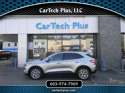 Used 2022 Ford Escape Titanium w/ Class II Trailer Tow Package AWD/4WD image 1
