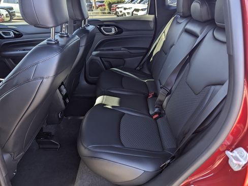 New 2026 Jeep Compass Latitude image 8