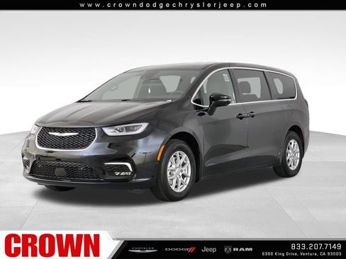 New 2026 Chrysler Pacifica Select image 1