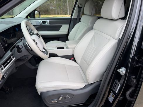 Certified 2025 Hyundai Santa Fe SEL image 10