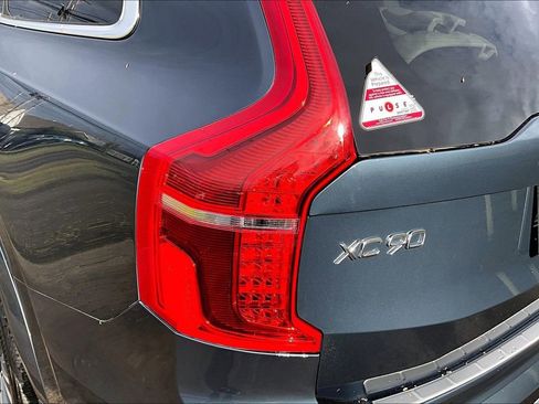 Used 2020 Volvo XC90 T5 Momentum w/ Protection Package Premier image 28