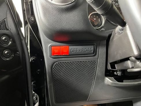 Used 2016 Jeep Wrangler Unlimited Rubicon AWD/4WD image 19