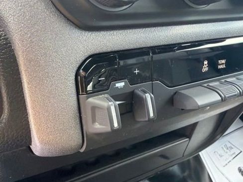 Used 2024 RAM 3500 Tradesman w/ Chrome Appearance Group AWD/4WD image 30