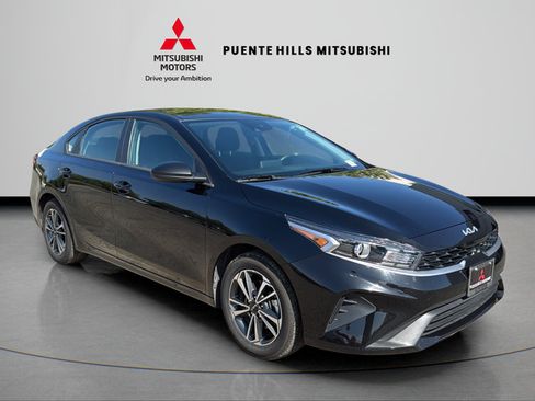 Used 2024 Kia Forte LXS FWD image 3