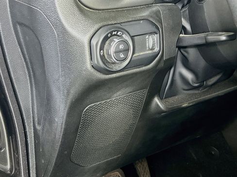 Used 2023 Jeep Gladiator Sport AWD/4WD image 10