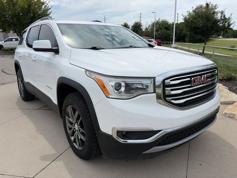 Used 2017 GMC Acadia SLT FWD image 2