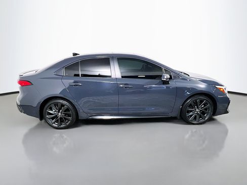 Used 2025 Toyota Corolla SE w/ SE Premium Package FWD image 3